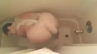 تكبير على الكس: شاهد كسها اللامع يتقطر