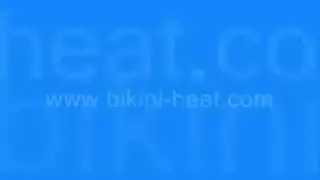 تنشر nessa devil ساقيها على نطاق واسع إلى رجل أسود ويحصل على مارس الجنس أثناء ارتداء ملابس داخلية مثيرة