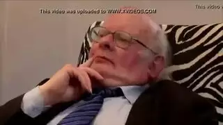 شاب يدخل زبه بكسها في الغلط