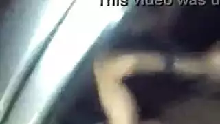 مشهد إباحي: مراهقة تمص القضيب بعنف وتتلقى القذف على وجهها