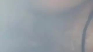 امراة تسبح
