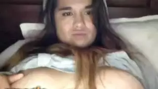 شريط نكاح جزائري viral: حبيبة عارية تكشف عن كسها الوردي