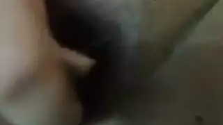 المطلقة المصرية نادية تمارس الجنس مع الخضار وتشتهي القضيب