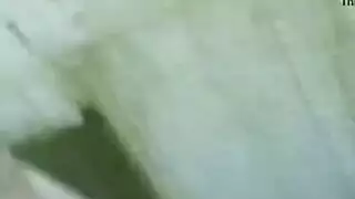 مراهقة مصرية تمص قضيباً كبيراً وصلباً باحترافية