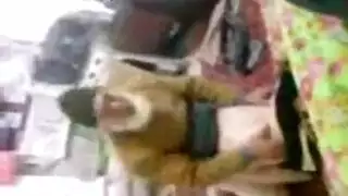 فارس مسن ملتحي يضرب امرأة مستعدة من الخلف في مقطع صريح