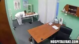 مشهد إباحي: مص للقضيب ثم نيك شرجي مع عاهرة رائعة