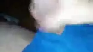 مهووسات اللياقة البدنية: اثنتان من النساء الناضجات تتناوبان على ركوب قضيب المدرب الشخصي السميك