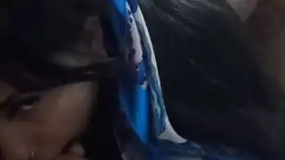 فتاة لاتينية ساخنة تأخذ قضيبًا أسودًا ضخمًا بعمق في مهبلها ومؤخرتها