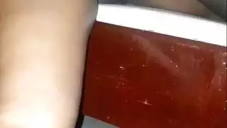 تُضرب في المؤخرة حتى تتفجر نافورة ضخمة