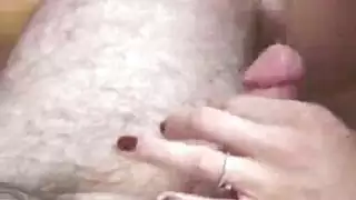 شقراوات مشعرات تمتعن بوحشية في الغابة