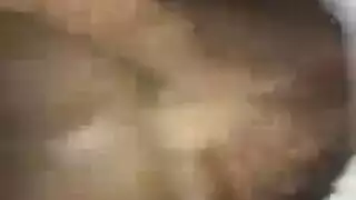 العاهرة السمراء الساخنة تحب مص القضيب والجماع بقوة