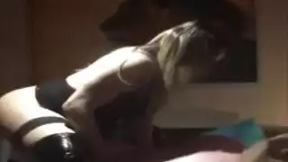 مثلية تنيكك صديقتها