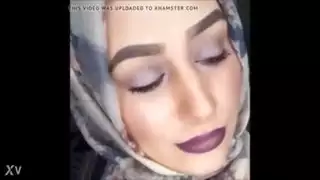 الفتاة العربية الحارة جوي تبتلع السائل المنوي في فيلم إباحي