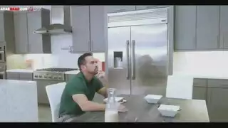 ابنة الزوجة تتعرض للهيمنة في ثنائي عائلي صريح