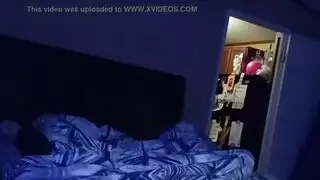 سمراء ممشوقة تتعرض لجماع قوي من رجلها في النادي الرياضي