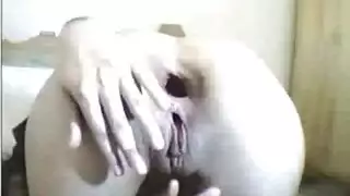 فتاة تنتاك في صالون حلاقة من زبين اسود