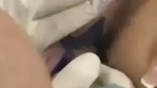 شقراء ذات مؤخرة كبيرة تتعرض لتدمير شرجي من غريب في نكاح خام