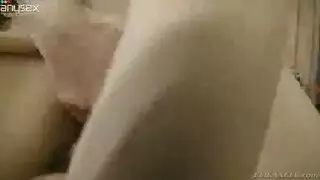 كشف الكس المشعر مع السمراء لينا مشهد إباحي صريح