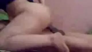 نائب الرئيس غارق عرقي شاب سمين